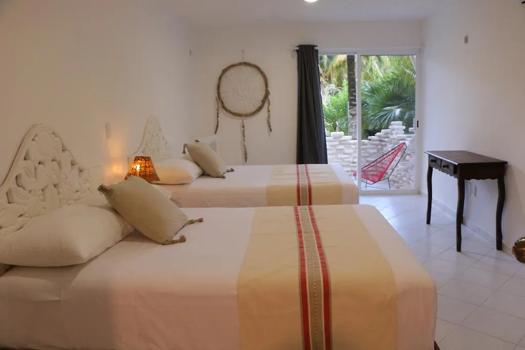 Hotel El Capitan Tulum 3*,